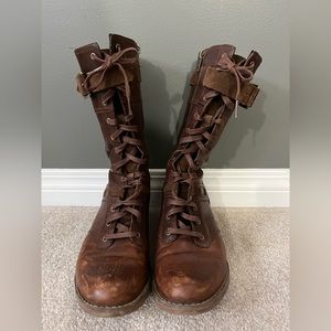 Timberland boots. Like new never really worn it does fit my style.